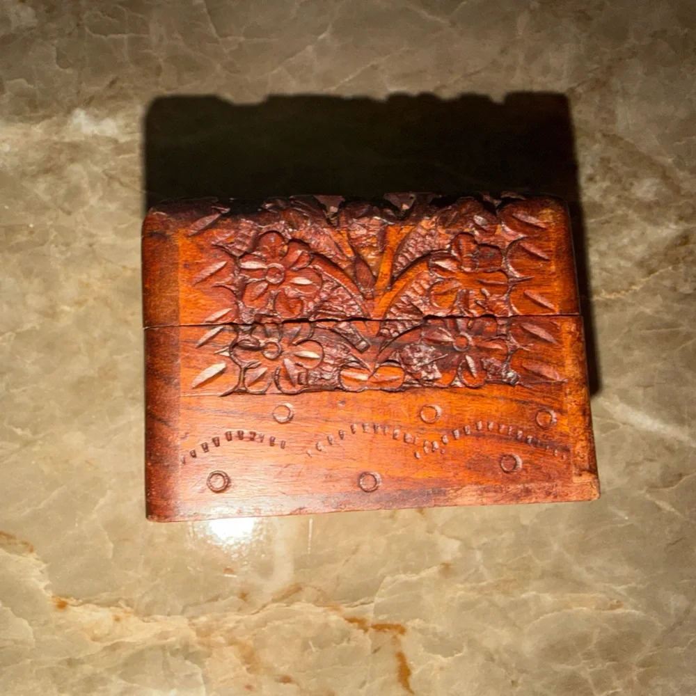 Carved Wooden Trinket Box, jewelry box, small, hand‎ carved